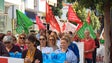 Imagem de Centenas na rua protestam e exigem subida de salários (vídeo)