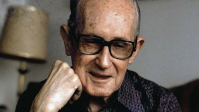 CARLOS DRUMMOND DE ANDRADE ON HIS 117TH BIRTHDAY: A CLUTCH OF POEMS, WITH TRANSLATIONS.
      By George Monteiro