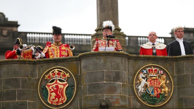 Imagem de Proclamação de Carlos III repetida em Edimburgo