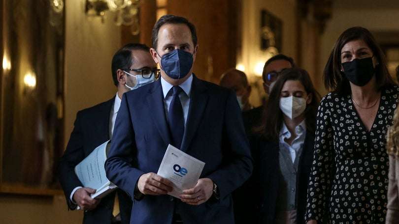 Imagem de Governo mantém objetivo do défice de 1,9% do PIB