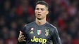 Imagem de Ronaldo garante mais dois golos