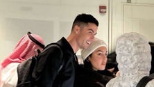 Imagem de Ronaldo já chegou à Arábia Saudita (vídeo)