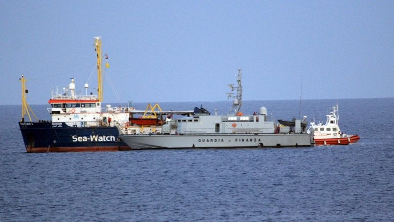 Imagem de Navio autorizado a desembarcar 428 migrantes no sul de Itália