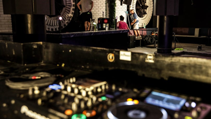 Imagem de Entrada em bares e discotecas sem necessidade de teste negativo no Continente