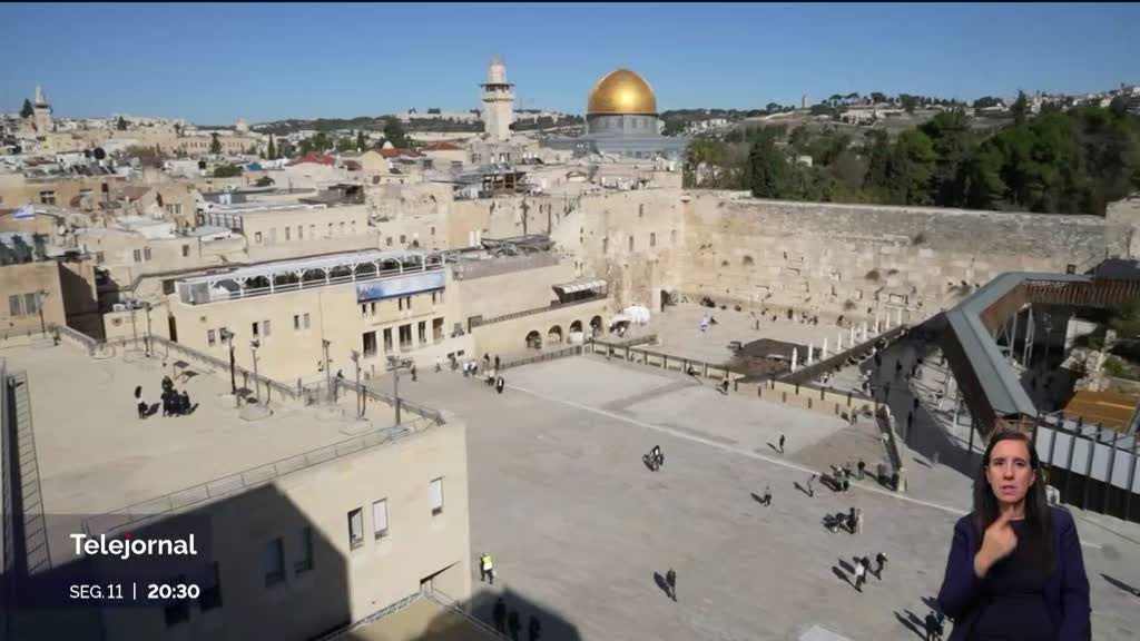 Jerusalém. Na Cidade Velha, cristãos e muçulmanos pedem paz