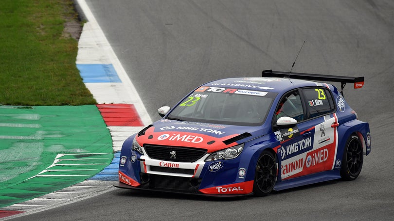 Imagem de Francisco Abreu e o Peugeot 308 TCR querem brilhar numa das catedrais do automobilismo