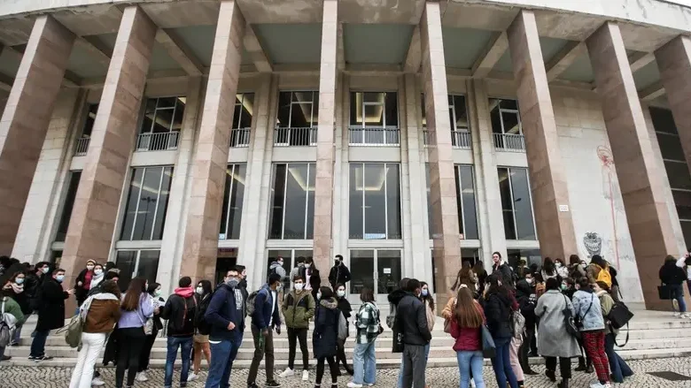 Imagem de Ensino superior atingiu novo máximo com mais de 433 mil inscritos em 2021/22