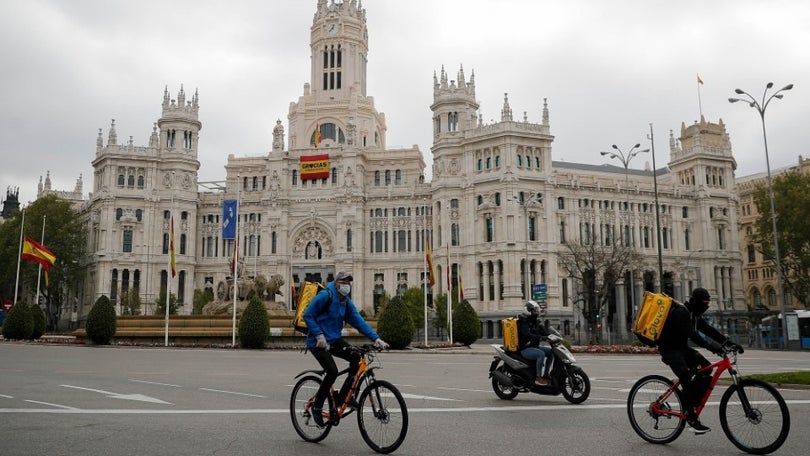 Covid-19: Espanha regista quase 12.000 novos casos, mais de 40% em Madrid