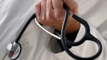 Imagem de Médicos passam a ter limite de horas extraordinárias (Vídeo)