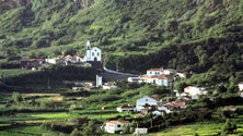 Moradores da Ponta da Fajã notificados para abandonar as suas habitações [Vídeo]