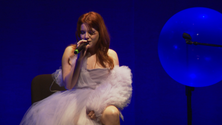 Imagem de Bárbara Tinoco em concerto no Teatro Micaelense