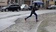 Imagem de Ilhas dos Açores sob aviso amarelo devido a chuva forte e vento