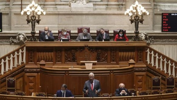 Imagem de Costa pede que todos meditem para evitar uma crise política