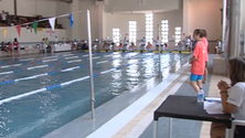 Clubes de natação criticam o encerramento das piscinas cobertas (Vídeo)