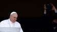 Papa considera «escandaloso» gastos em armamento