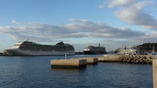 Imagem de Porto do Funchal lotado