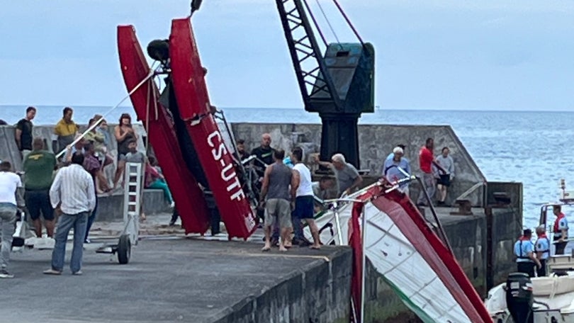 Hidroavião despenha-se e causa um morto