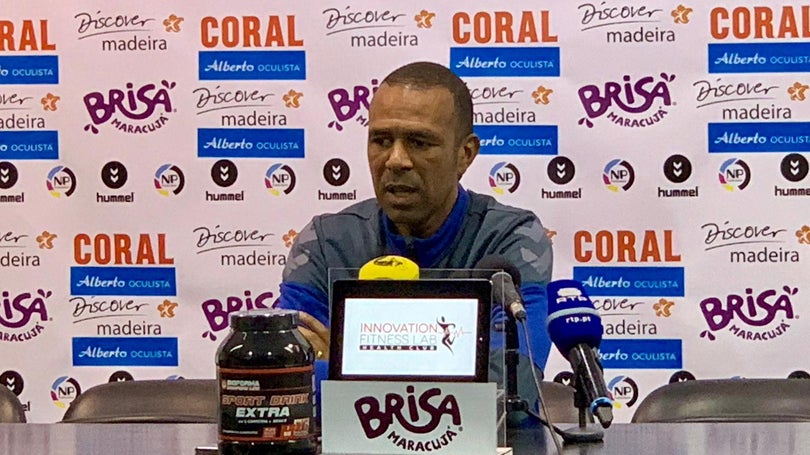 Imagem de Costinha espera tirar proveito do fator casa na recepção ao Rio Ave