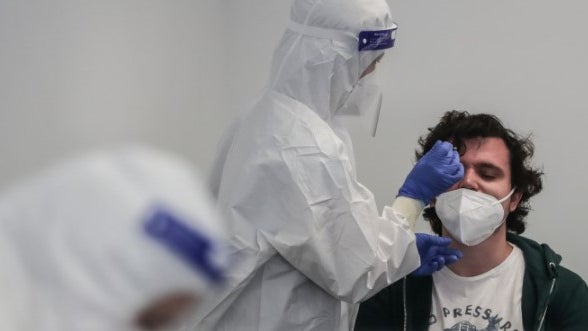 Imagem de Mais 2.371 novos casos e cinco mortes
