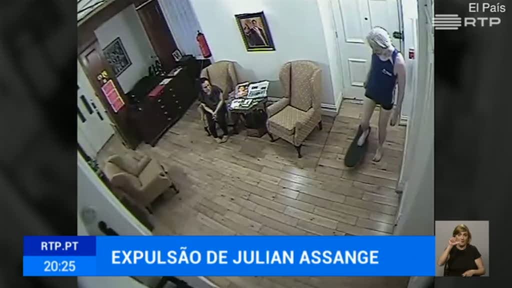 Para evitar entrega aos EUA. Assange quer cooperar com autoridades suecas