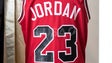 Imagem de Camisola de Michael Jordan nos Bulls arrematada por 10,1 milhões de euros