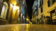 Imagem de Antigo Centro Comercial na Rua João Tavira vai ser transformado em prédio de luxo (Áudio)