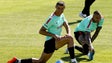 Ronaldo tenta ultrapassar Klose em Riga