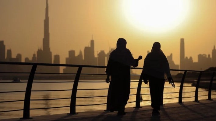 Emirados Árabes Unidos muda fim de semana