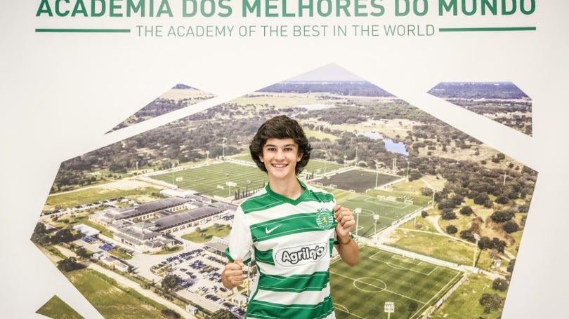 Imagem de Sporting contrata madeirense