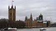 Imagem de “Pacote suspeito” encontrado junto ao parlamento de Londres