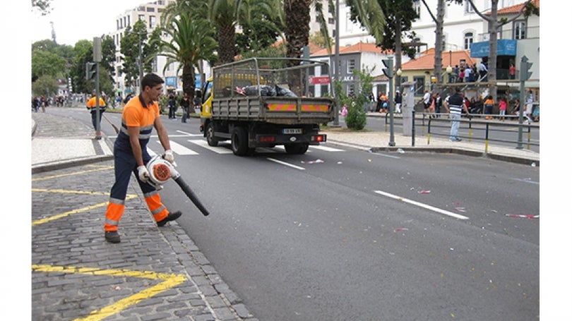 Passagem de ano deixa mais de 31 toneladas de lixo no Funchal