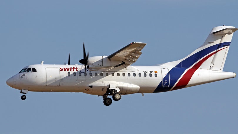 Imagem de Avião cargueiro abastece Porto Santo