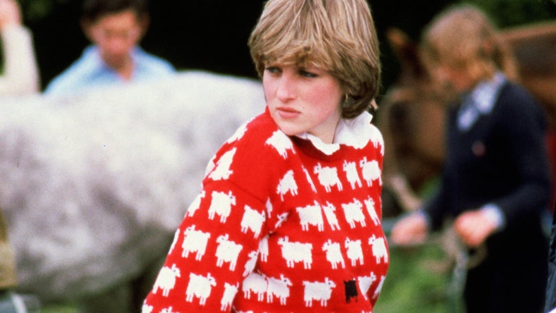 Camisola com ovelha negra usada pela princesa Diana leiloada por 1 milhão de euros