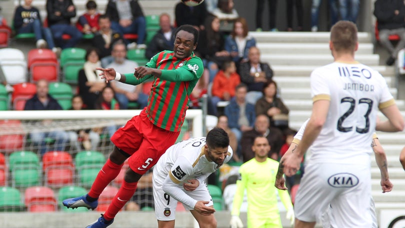 Imagem de Marítimo perde em casa