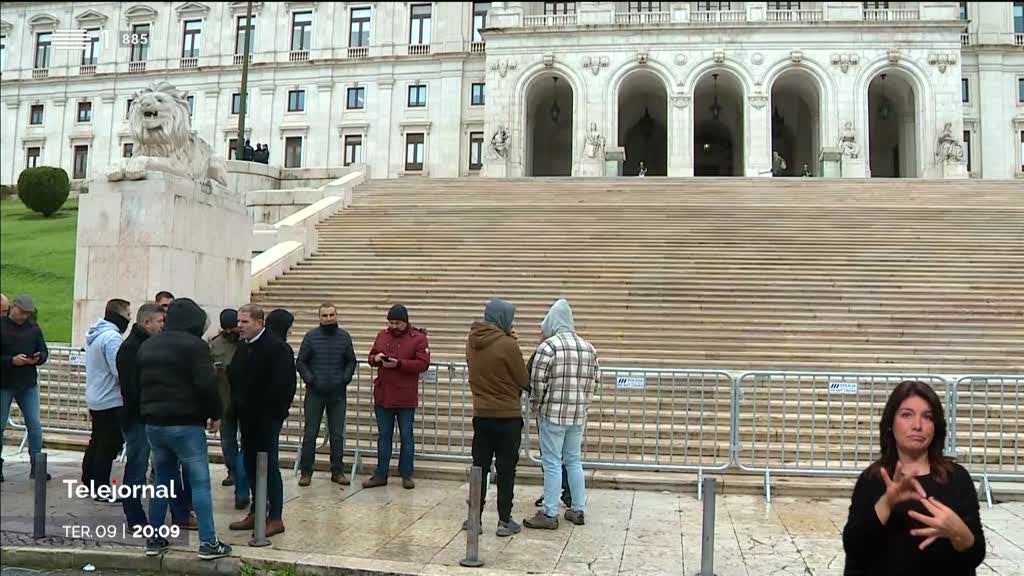 Partidos mostram-se solidários com o protesto dos polícias