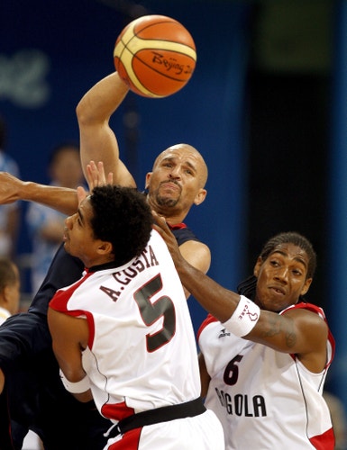 Basquetebol/Angola: Carlos Morais próximo de fazer história