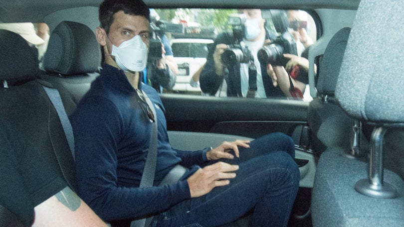Imagem de Djokovi deportado e excluído do Open da Austrália