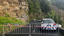 Estrada na Fajã das Galinhas permanece encerrada por tempo indeterminado (vídeo)