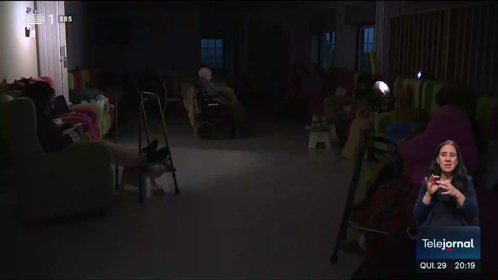 Idosos âs escuras e sem comunicações. Em causa faltas de comunicação