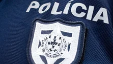 Imagem de PSP recupera objetos furtados num estabelecimento no Arco da Calheta