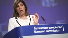 Imagem de Covid-19: Comissária europeia da Saúde aponta desleixo das populações no aumento de casos