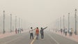Nova Deli mantém-se como a cidade mais poluída do mundo e escolas continuam fechadas