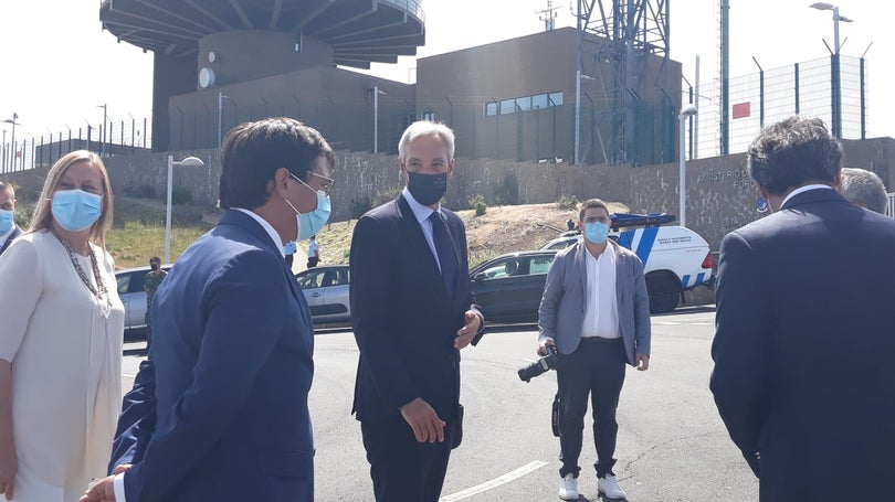 Imagem de Ministro da Defesa Nacional acaba de chegar ao Pico do Areeiro