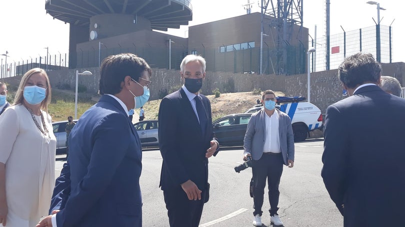 Ministro da Defesa Nacional acaba de chegar ao Pico do Areeiro