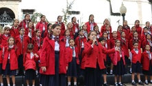 Coro infantil deixa mensagem de Natal