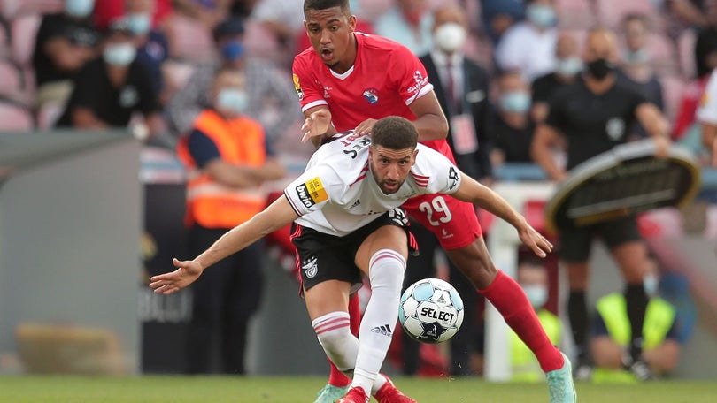 Imagem de Benfica vence Gil Vicente e mantém invencibilidade