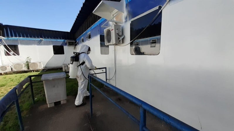 Imagem de Covid-19: Desinfeção das escolas arranca na quarta-feira