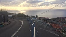 Imagem de Estrada do Caniço deve abrir ao trânsito esta tarde