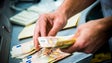 Imagem de Governo propõe salário mínimo de 600 euros em 2019