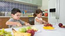 Imagem de Crianças madeirenses consomem pouca fruta